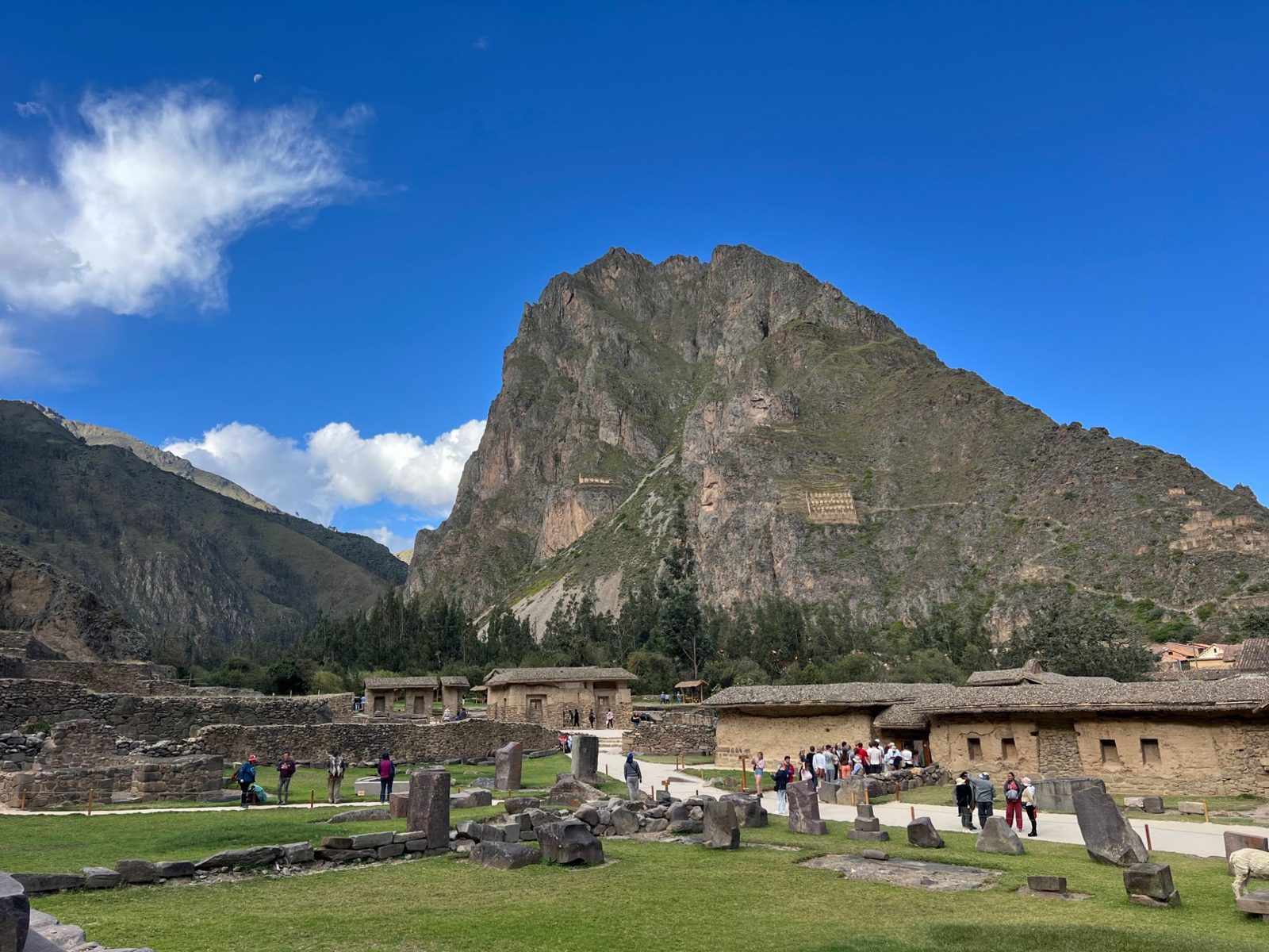 Sacred Valley Guide: Pisac, Ollantaytambo, Chinchero, Moray & Maras